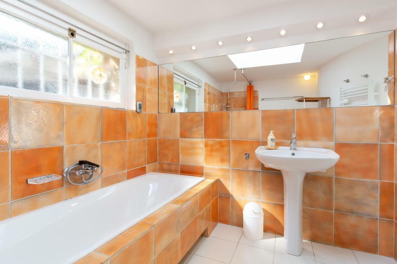 Haus Mit Garten Ueber Der Bucht Von Cannes Vallauris Zewnętrze zdjęcie